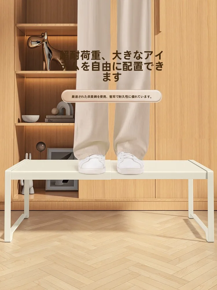 奥行きのあるクローゼット収納にどんなアイテムが合う？伸縮式棚板が解決するリアルな悩み