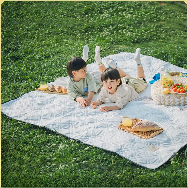 レジャーシート レインボー防湿屋外ピクニックマット