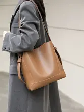 レディース 大容量トートバッグ【本革・シンプルデザイン・肩掛け・斜め掛け可】