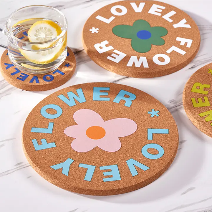 北欧風デザインのコルク製鍋敷き【滑り止め・耐熱特性・家庭用】