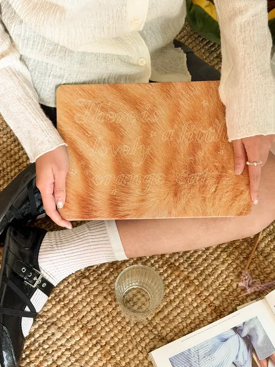 小橘猫デザイン MacBook用保護ケース【スリム・防傷加工】（セットアップ対応）