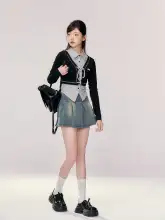 春のコントラストデザインのフェイク二重トップス【デニムスカート付き・カジュアルスタイル】（セットアップ対応）