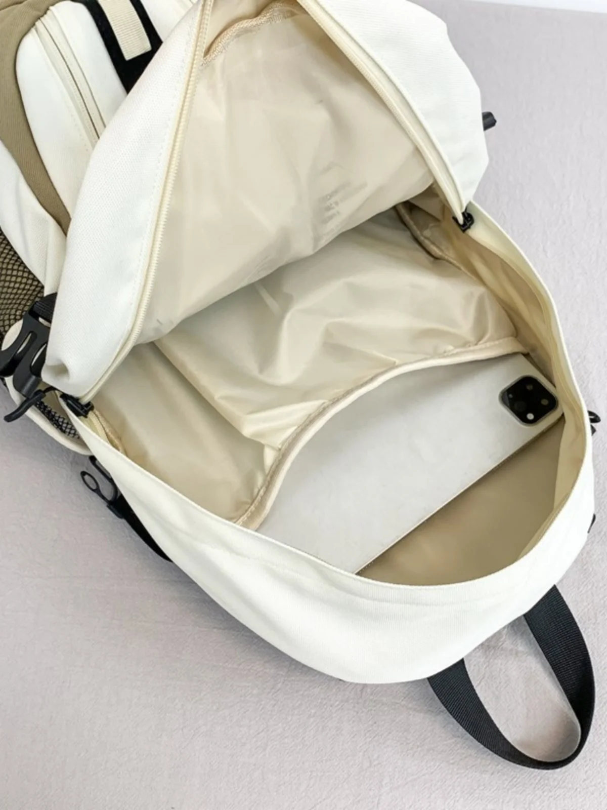 登山リュック おしゃれ メンズ どう選ぶ？通勤・日常使いに最適な軽量タイプの選び方