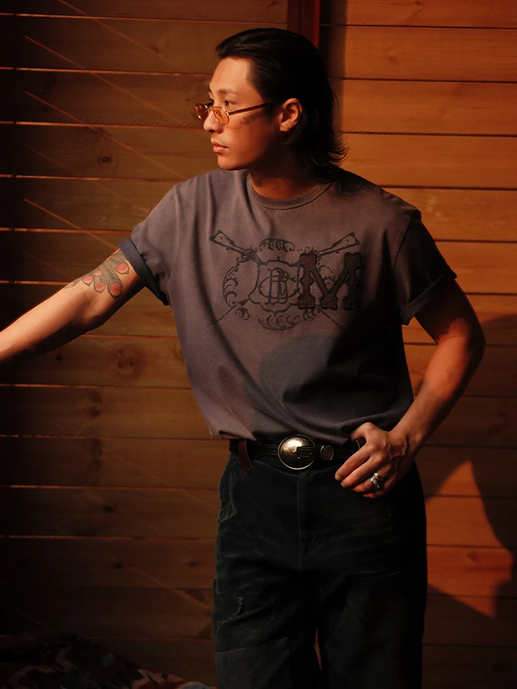 ブルー狩猟デザイン 植絨刺繍入り半袖Tシャツの色合いと実用性を徹底解説