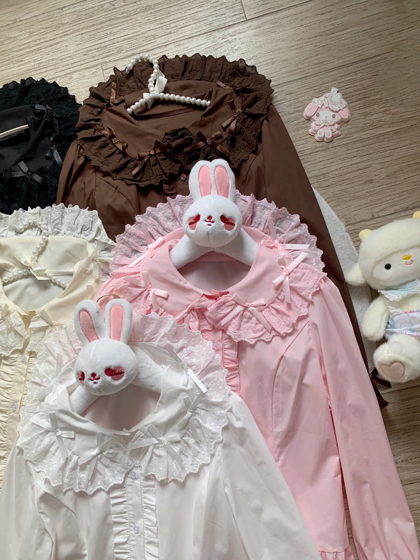 ロリータ風デザイン 長袖シャツ：ガーリーピンクの個性と親肤性を実証