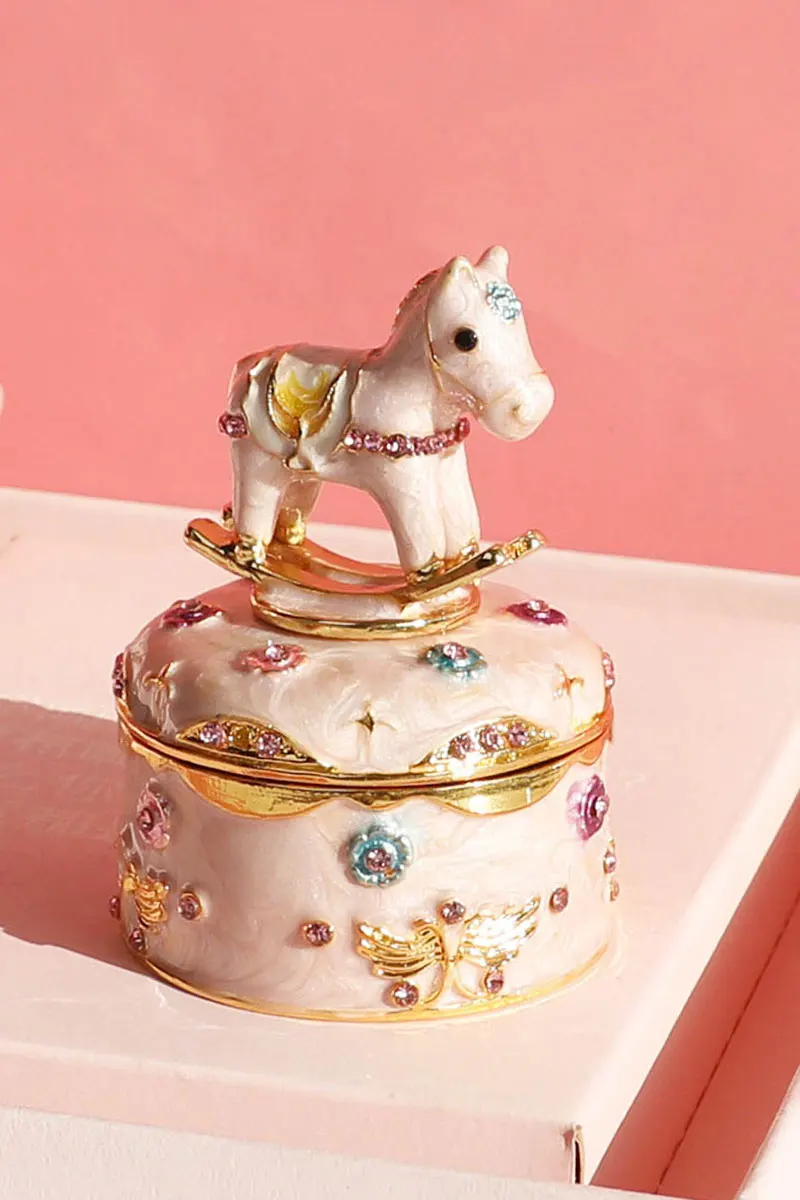 精巧なデザインのエナメル工芸装飾ボックス【ジュエリーボックス・馬の形・誕生日プレゼント】