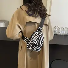 豹柄デザインの斜め掛けスマホポーチ【レディース・カジュアル・胸ポケット・リュック型】