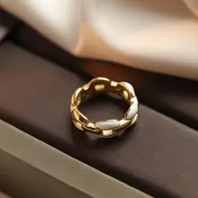 シンプルなデザインの透かしリング【女性用・チェーン風・韓国スタイル】
