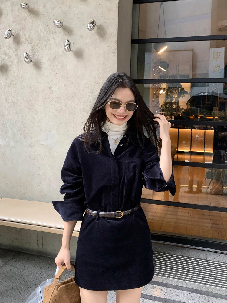 パリストリートスタイルのコーディネート：20代女性向けのクールな日常着こなし