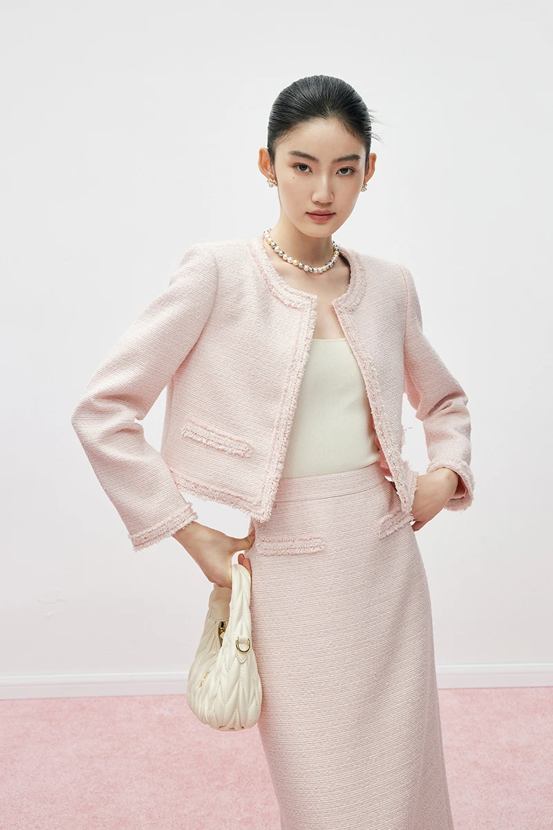 高級感あるピンクのショートジャケット【春秋用・女性用・上品なデザイン】（セットアップ対応）