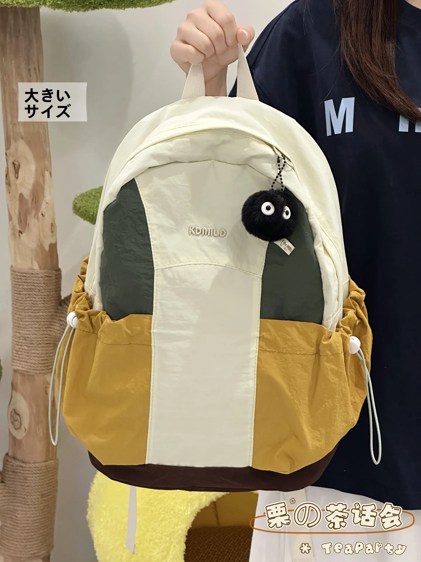 軽量で便利なアウトドア登山用ミニリュックサック：アメリカンレトロスタイルの実用性と使い分け