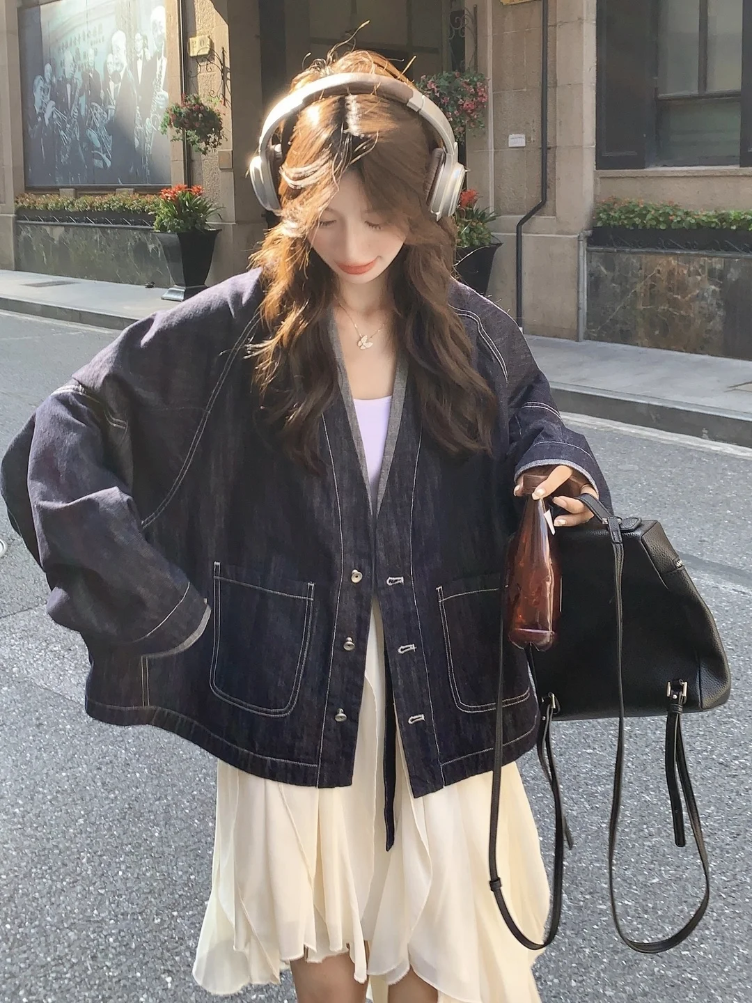 高級感あるデニムジャケットは春のコーデにどんな役割を果たすか