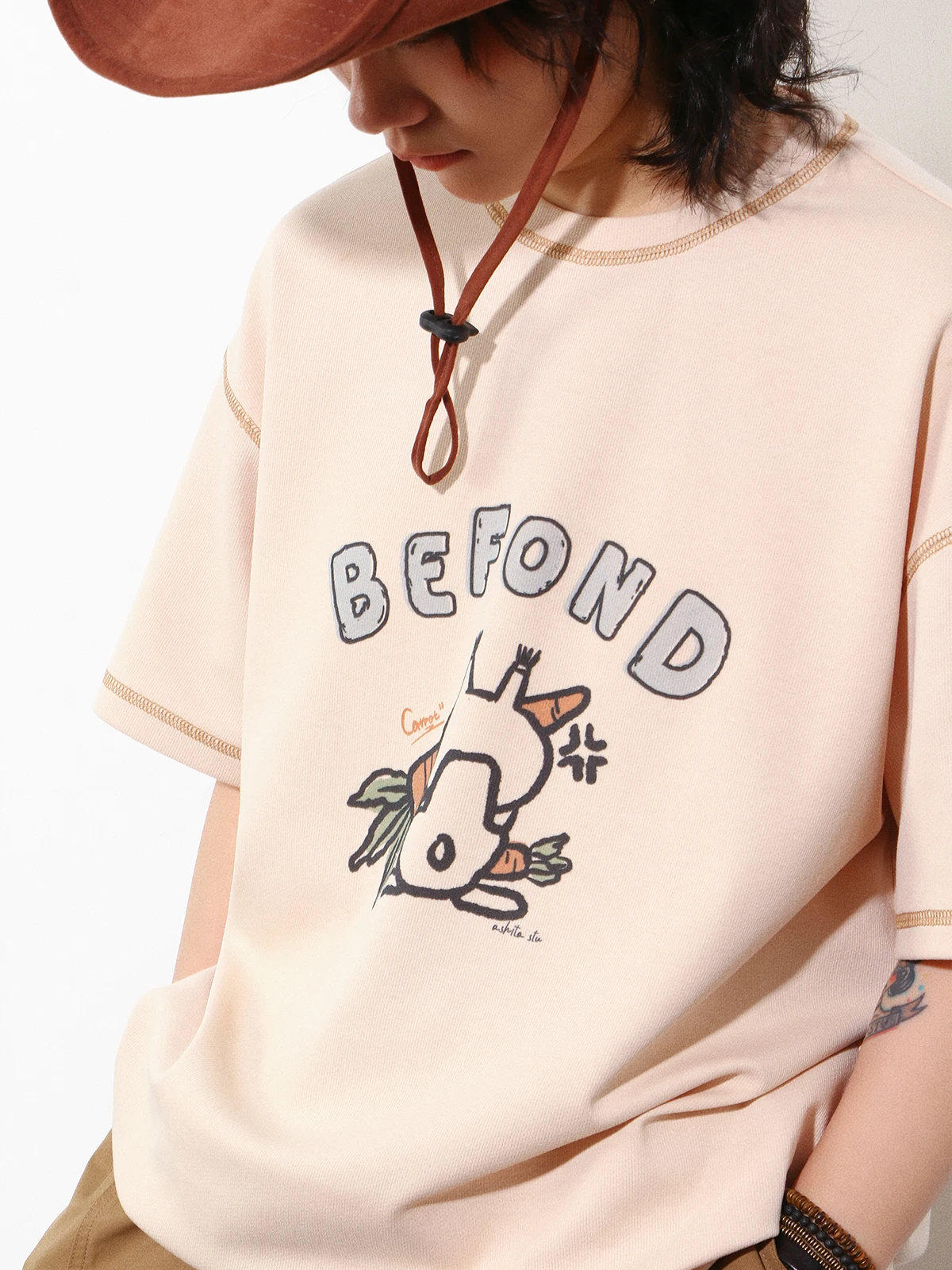アニエスベーTシャツは本当に通勤に合うのか？リアルな体験で解き明かす