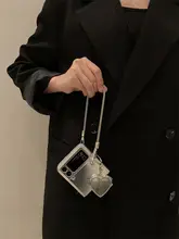 高級感のあるマッ ト仕上げハート型コンパクトミラー【手持ちタイプ・折りたたみ式のスマートフォンケース対応・個性的なデザイン】