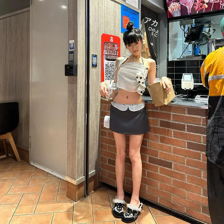ヴィンテージ風 ブラックストライプメッシュ切替ミディスカート【夏用・デザイン性高い・女性用】