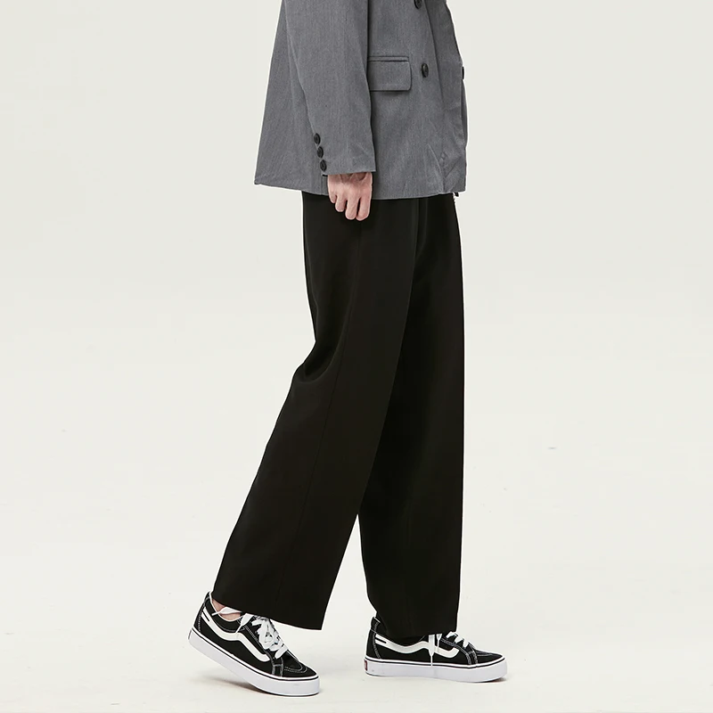 白のパンツ メンズ を選ぶべきタイミングは？ワイド パンツ メンズ 白 に出会った瞬間、ファッションのバランスが変わった