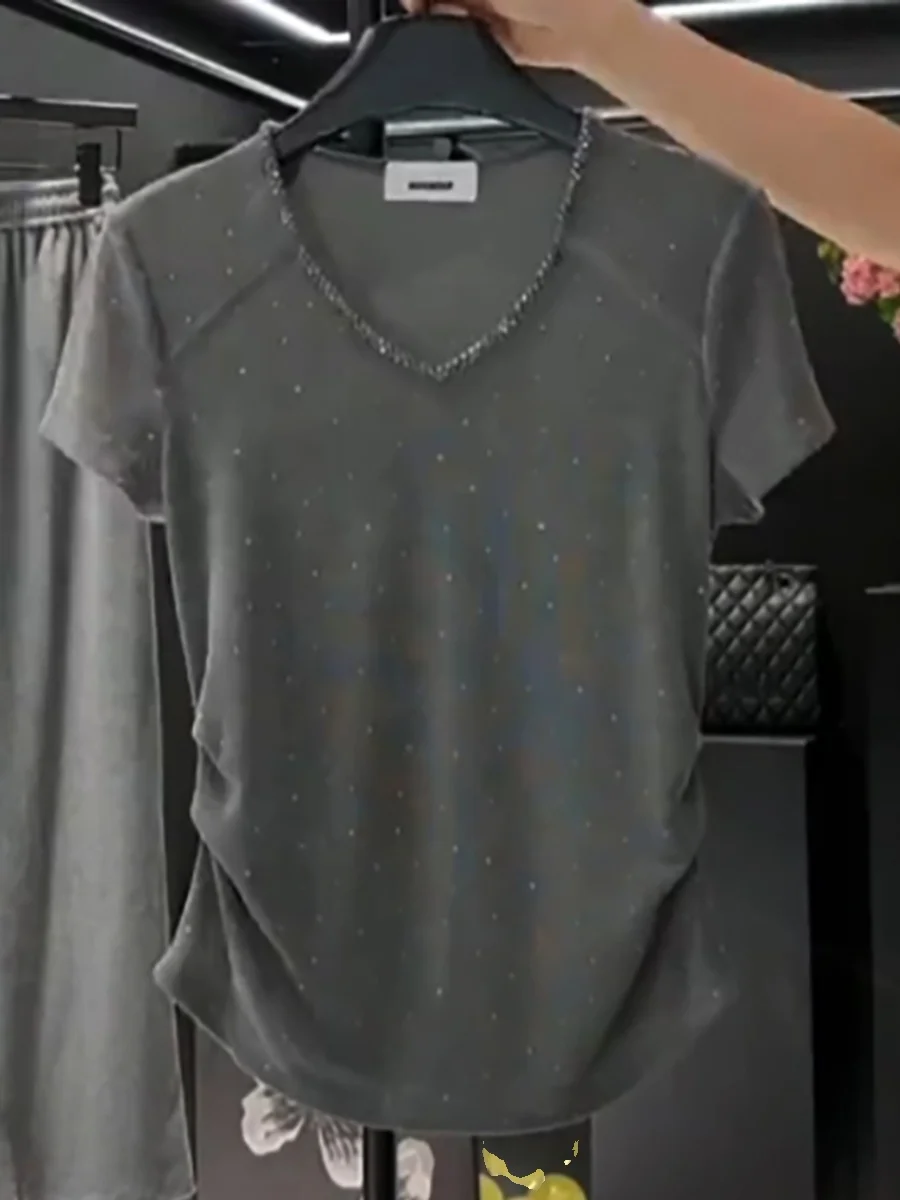 モード系ファッション Tシャツはどう選ぶ？デザイン性と実用性のバランスを取るための実践ガイド