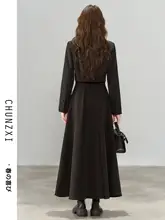 春季向けの短丈ジャケットとスカートのコーディネート（セットアップ対応）