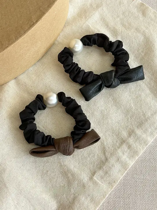 ヘアアクセサリー シュシュ パール ヘアアレンジ 低めお団子 上品