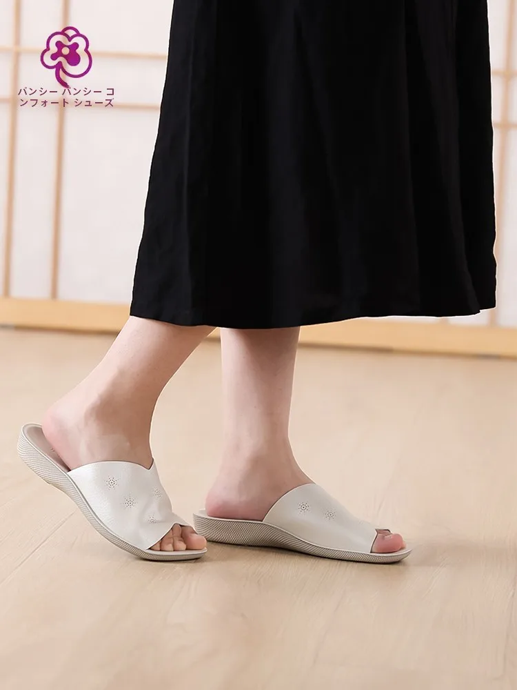 キッチン スリッパ おすすめモデル：Pansy のシンプルデザインスリッパ