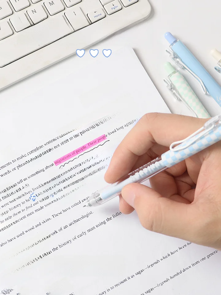 おしゃれなチェック柄ボールペン【水性・黒・速乾・学生向け】