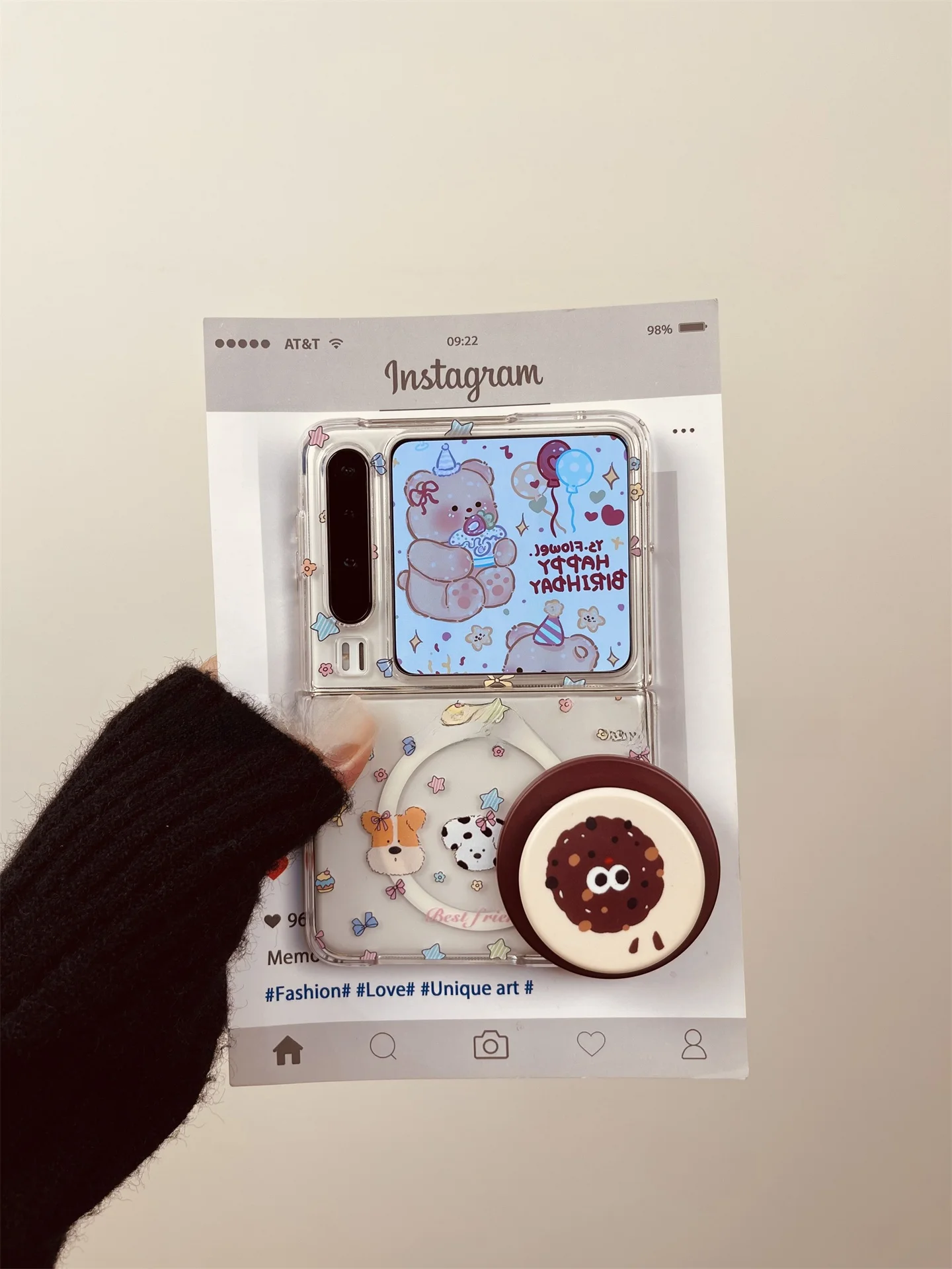 犬の誕生日に贈るプレゼントは、スマホケースで決める？