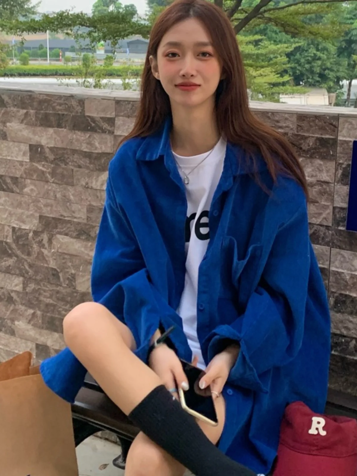 ターコイズブルーの服 メンズはどんな色？本当に通勤に合うの？