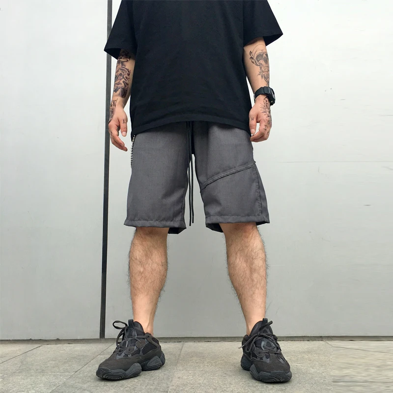 80年代レトロファッションを再現するショートパンツは、どう選ぶ？