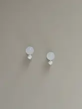 白玉髓とジルコンのピアス【耳たぶに穴あけ不要・エレガントな中華風デザイン】