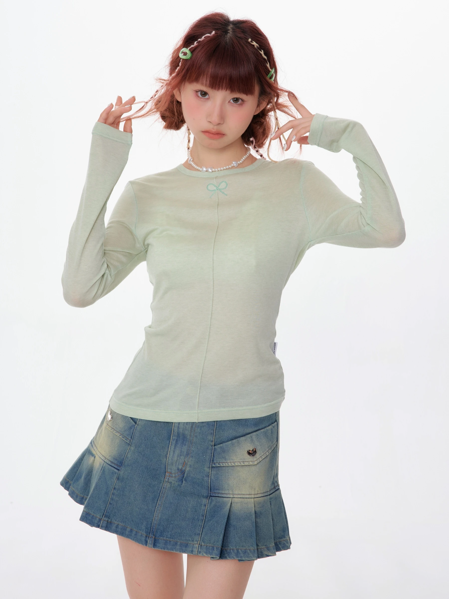 20代女子が今、選ぶべき「おしゃれな着こなし」は？春夏用レトロリボンニットの本当の魅力とは