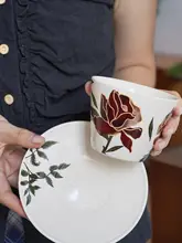 レトロな赤いバラの陶器製コーヒーカップ【手にフィット・ラテアート・ハンドドリップ・  アフタヌーンティー用】