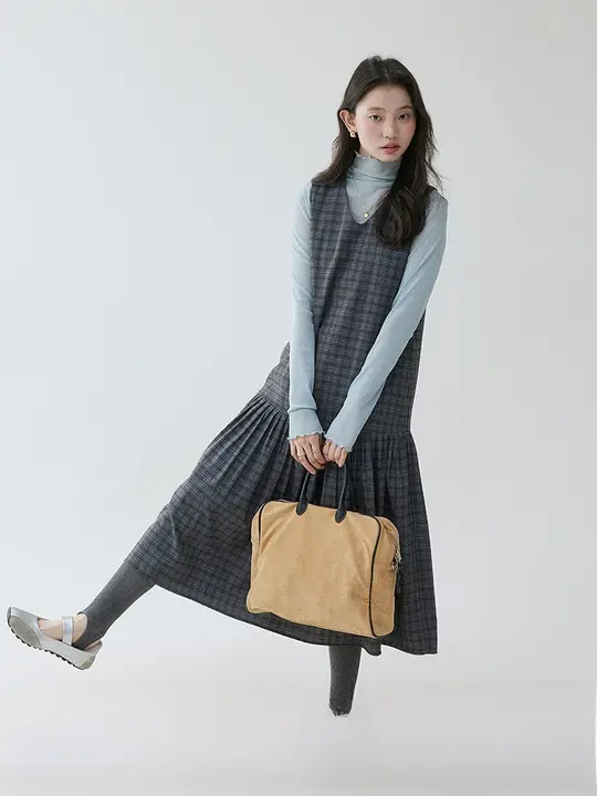 Vネックチェック柄ノースリーブワンピース【ゆったりした重ね着対応・春用】