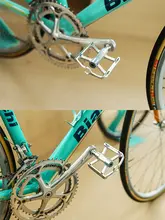 軽量アルミ合金製 自転車用クイックリリースペダル【桜色・二軸ベアリング】