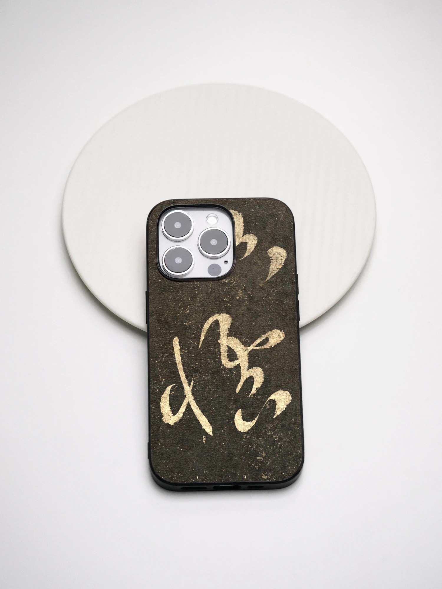 革スマホカバーは本当に丈夫なのか？実際の使用データと耐久性の検証