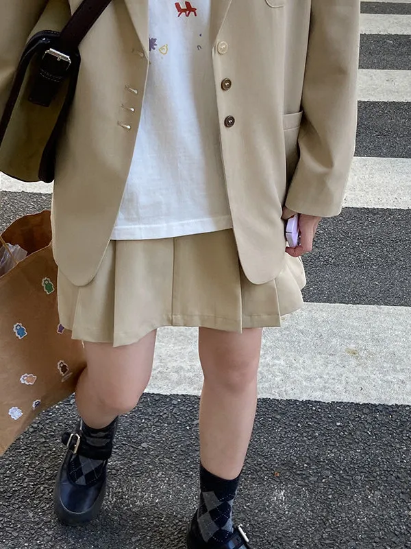 女子高生ファッションで迷ったら、この1着が救う理由は？
