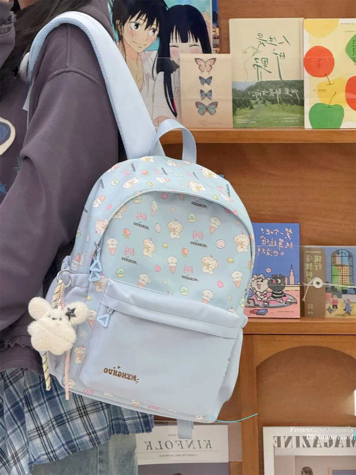 おしゃれな高校生向けリュック：学院風キャラクターリュックの実用性とデザイン解析