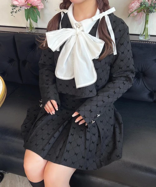 同窓会や忘年会に着る50代のフォーマル服装は、どう選ぶ？
