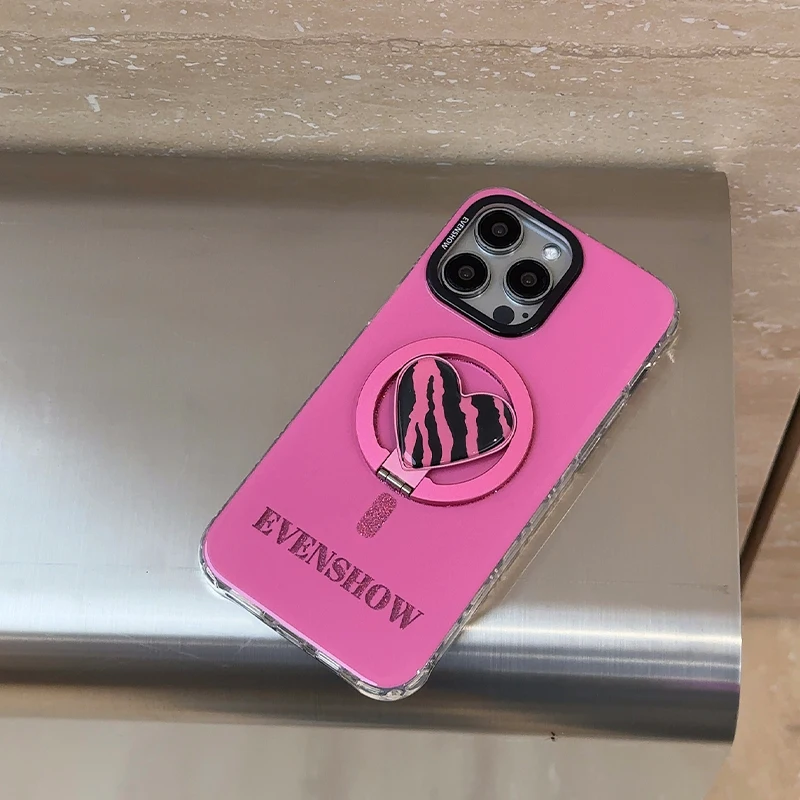 iPhone12ケースで通勤スタイルを完璧に整えるには？マグネットスタンド付きケースの選び方を徹底解説