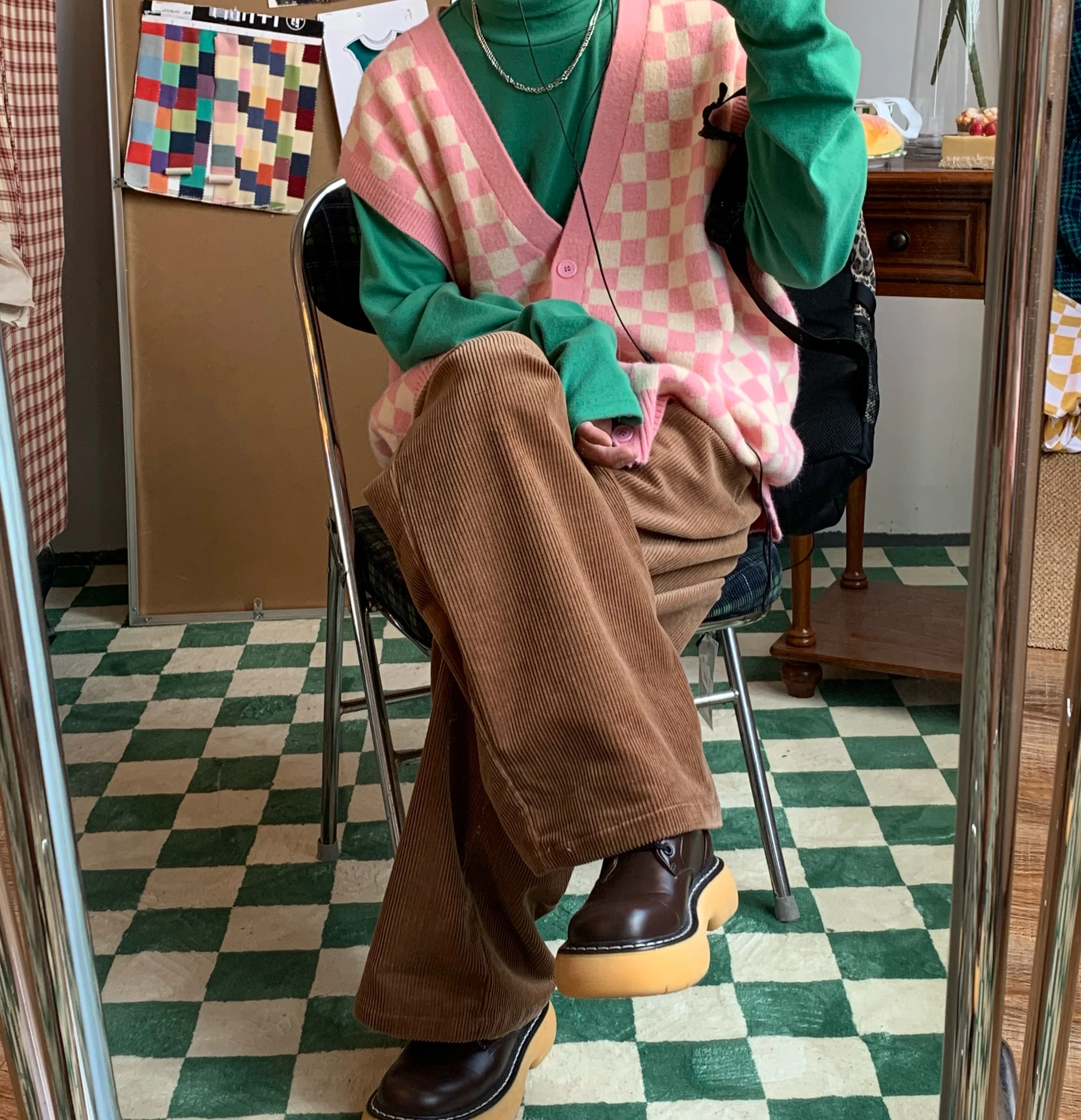 袴パンツ メンズ ダサい って何ですか？それとも、実はこれで解決できる？