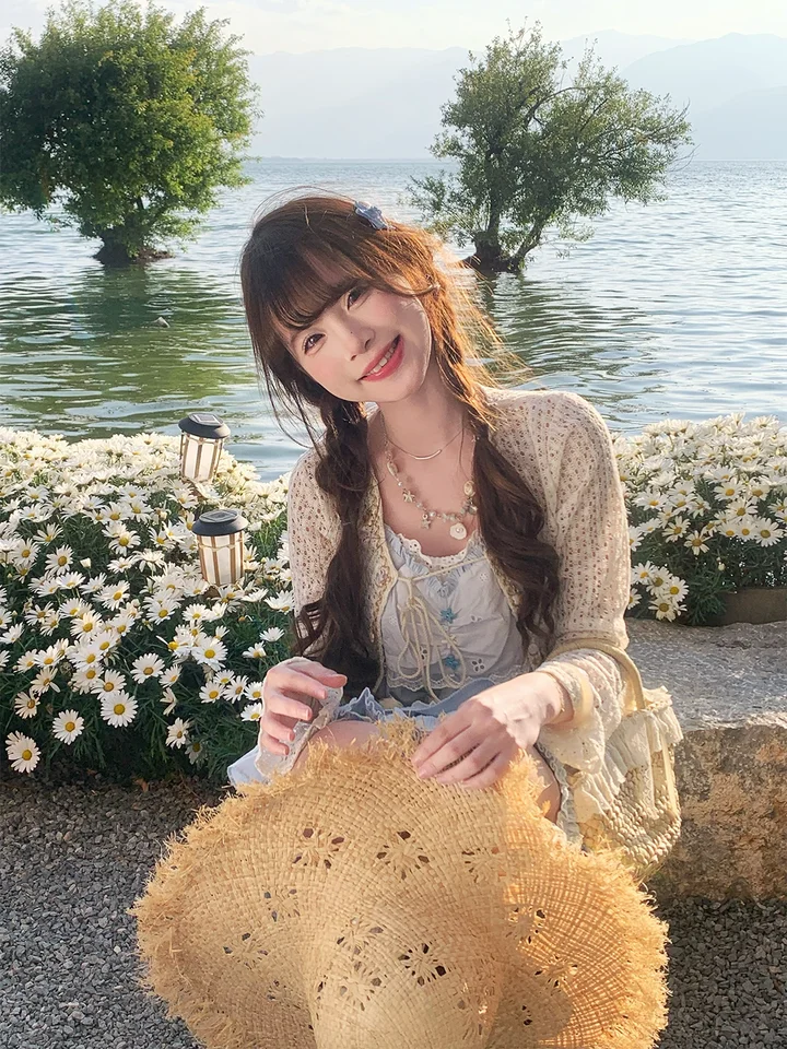 ビーチスタイルのボヘミアカーディガン【ライトな海塩色・ドル感ブルーキャミソール・フレアスカート】（セットアップ対応）