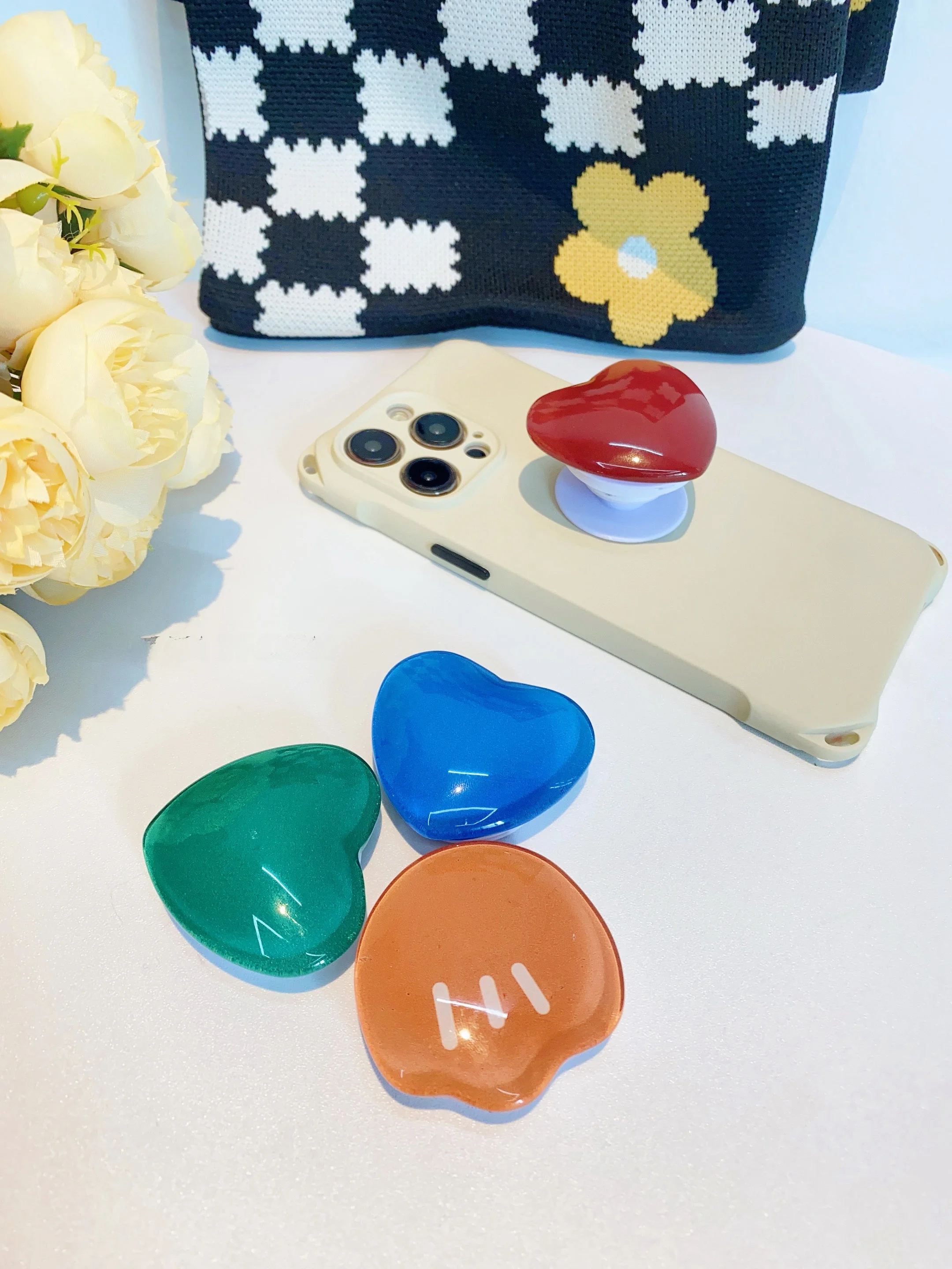 かわいいハートデザインの粘着式スマホホルダー おすすめの選び方