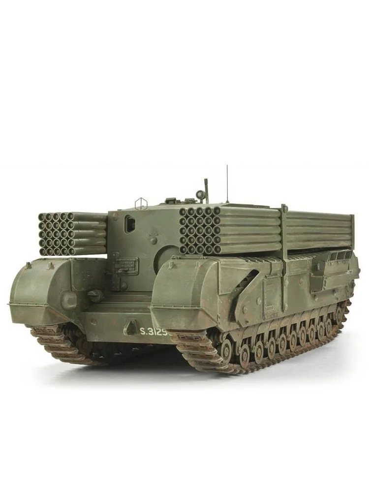 イギリス製 チャーチル戦車モデル【精巧なディテール・三インチ駆逐戦車】：1:35スケールのミリタリープラモデルの実用性と選定基準