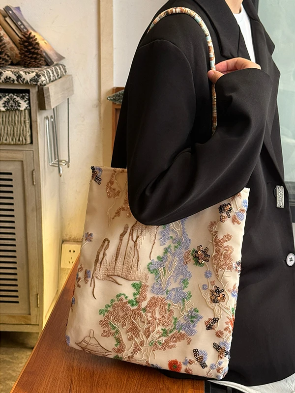 着物バッグコーデの選び方：4選厳選！パーティーから日常まで使えるアイテムの実際の使い方