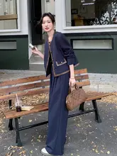 深い青色の上質なトップス【カジュアル・・細身効果】（セットアップ対応）
