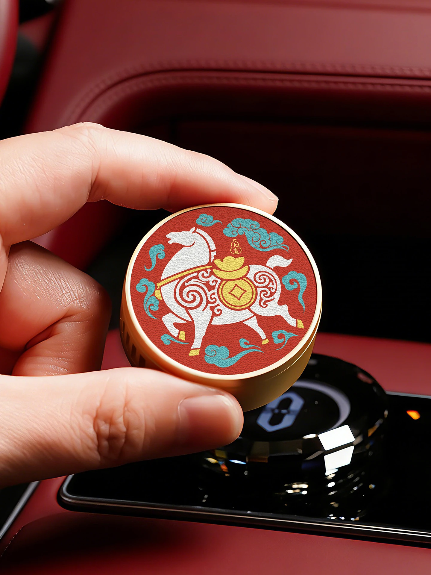 車のエアコンが臭うのはなぜ？その悩みを解決する、新中式風の香りディフューザーとは？