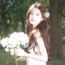 華やかな花デザインのヘアクリップ【高級感あるビーチスタイル・サイドクリップ・前髪用】