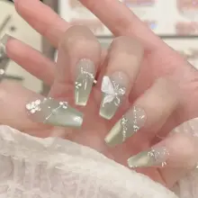 ハンドメイド短丈バタフライデザイン春用ビジュー付きネイル【クリア感・薄荷色】