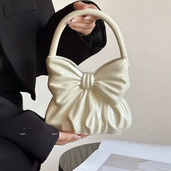 リボンデザインの陶器製フラワーベース【フランス風・持ち手付き・おしゃれなインテリア装飾用】