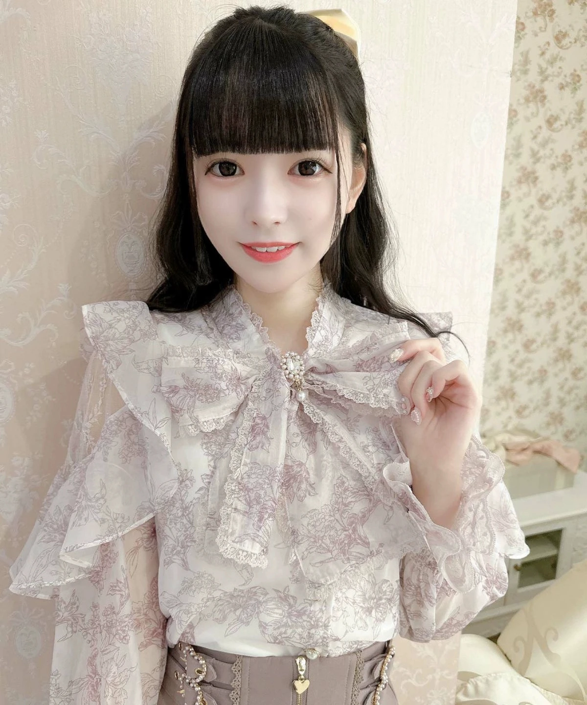 かごあみと比べて、このリボンプリントシャツは本当に優れているのか？