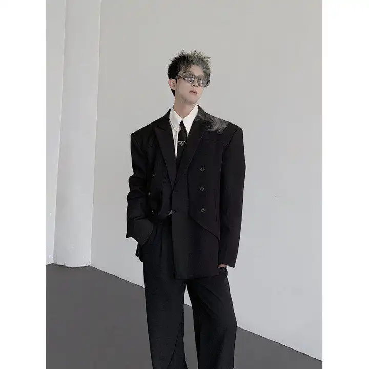 洗練されたデザイン！肩パッド付きブラックジャケット【フィット・カジュアル仕様・偽二重構造】（セットアップ対応）